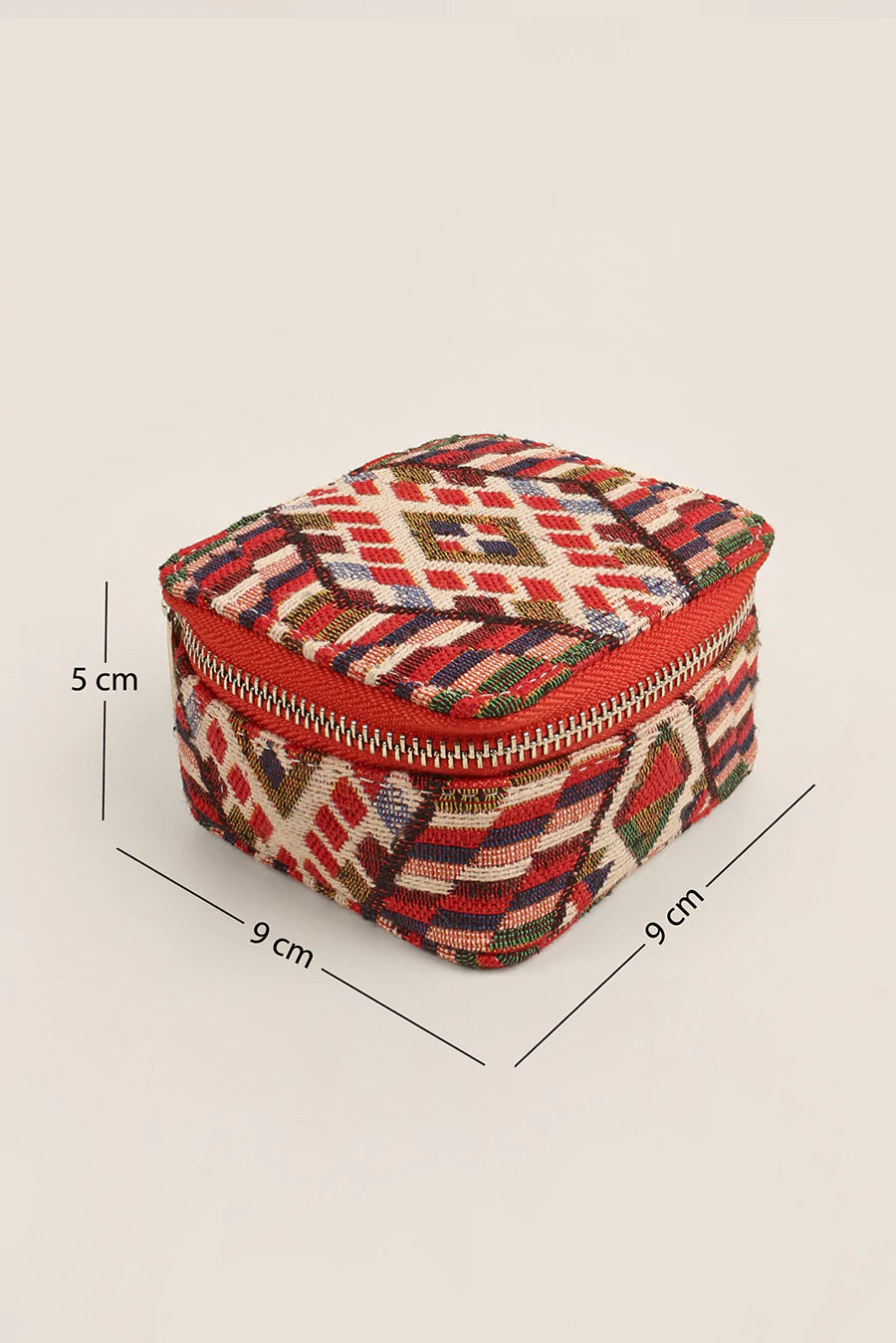 Handloom Jewellery / Watch Case Hazelnut Measurement