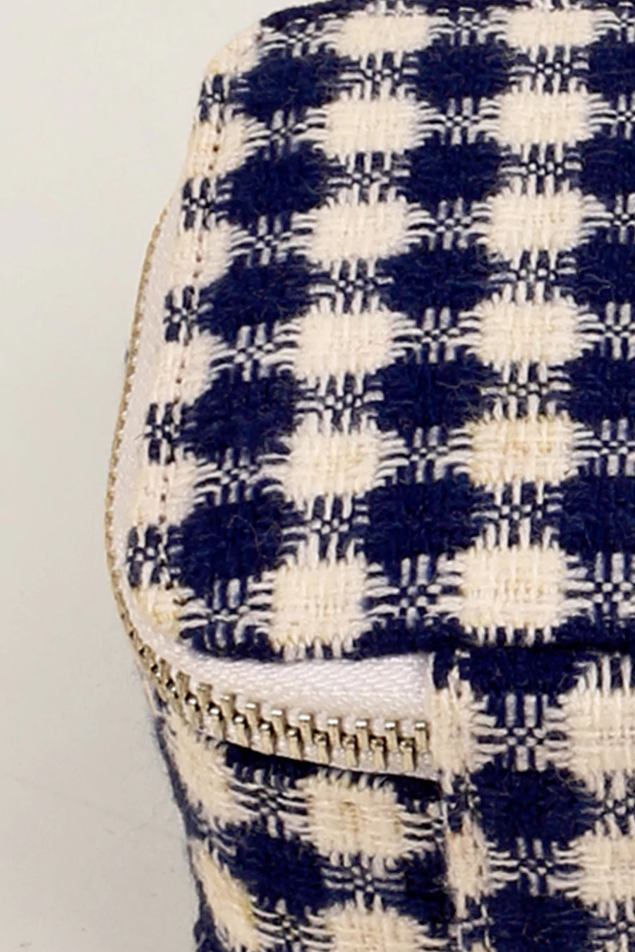 Handloom Jewellery / Watch Case Checkered Close