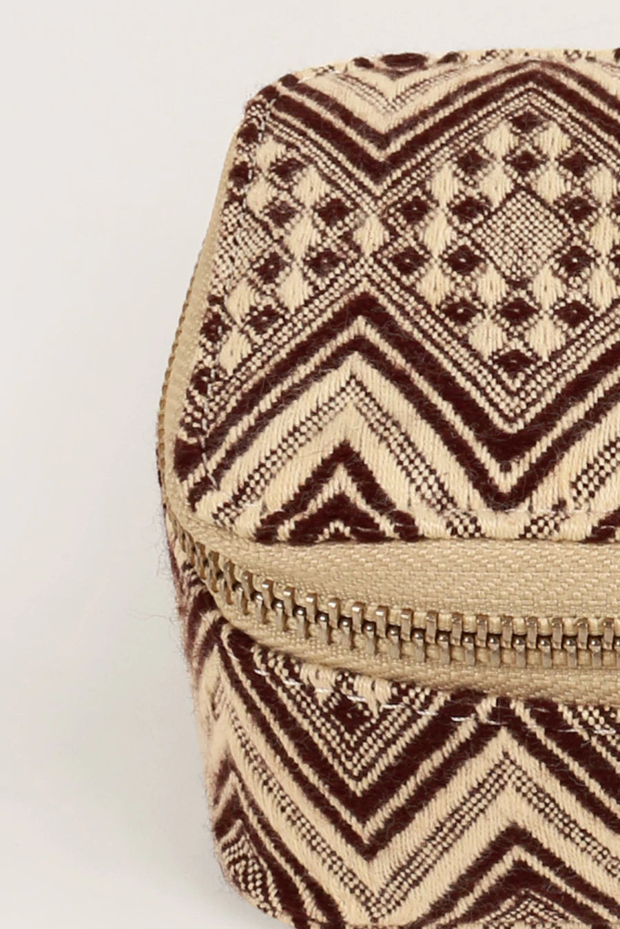 Handloom Jewellery / Watch Case Brown Chevron Close