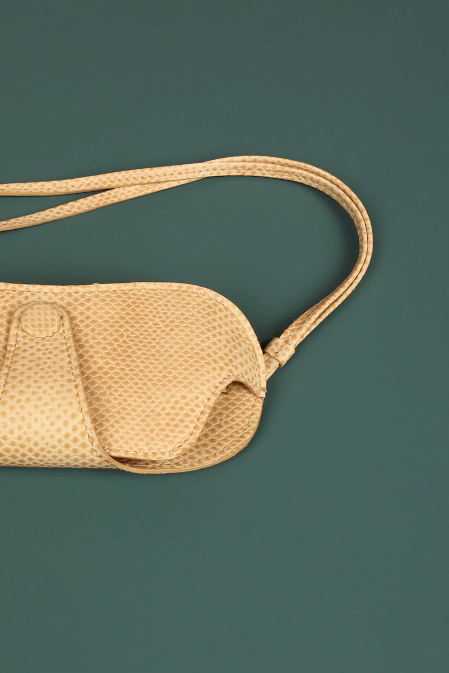 Vegan sunglass cover/case with sling porcelain L2