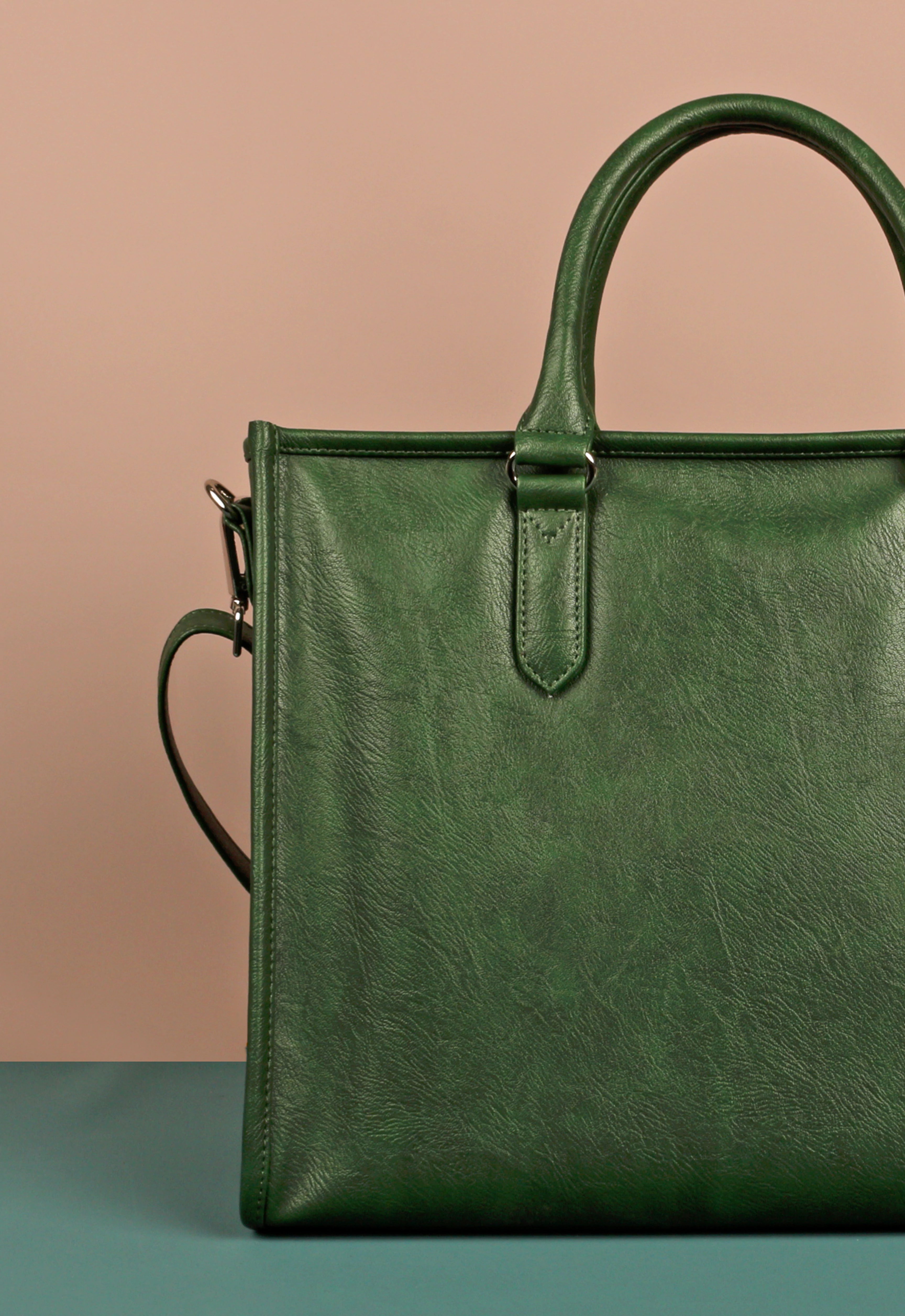 Charlotte Vegan Women Box Tote Bag Peacock Close