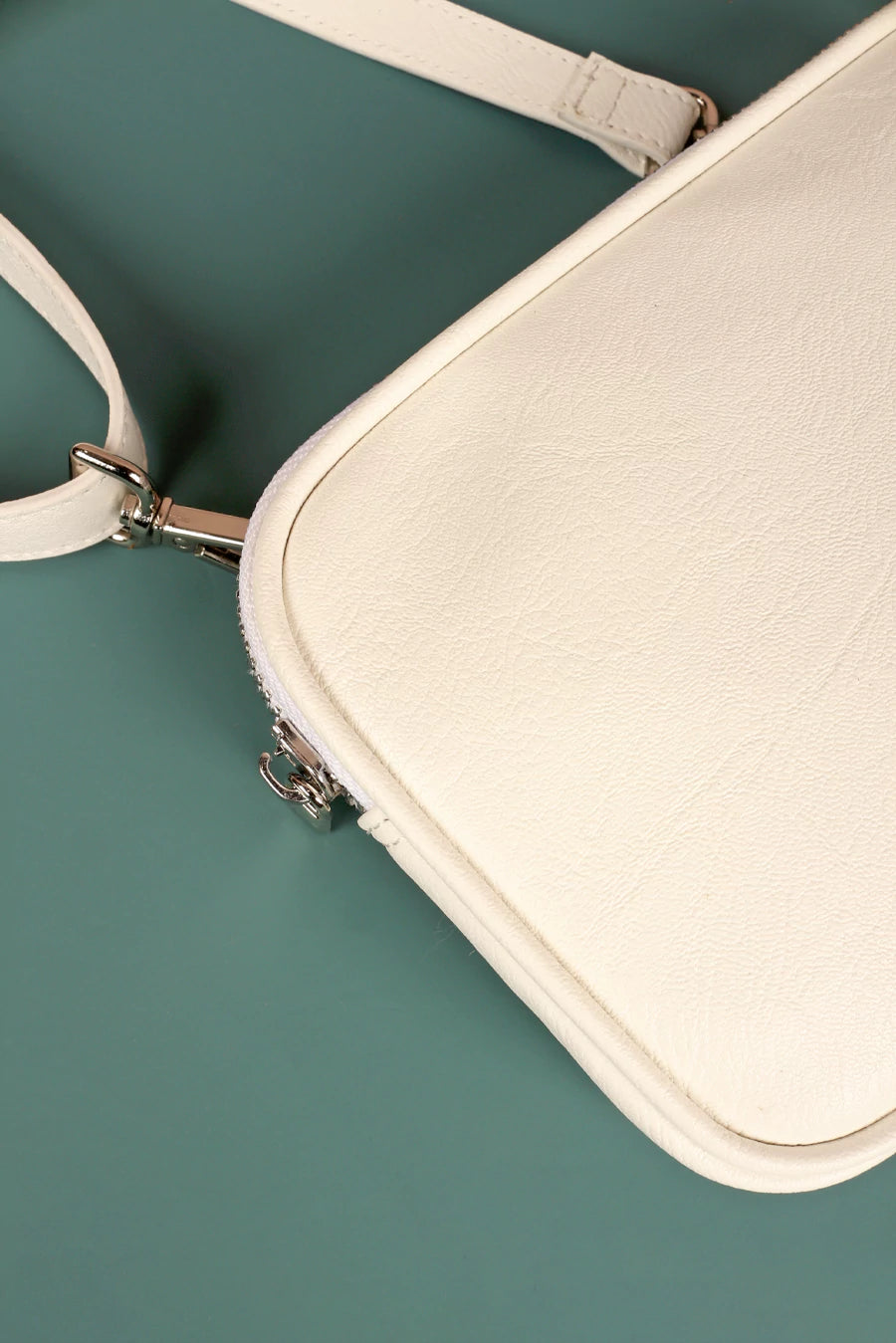 Classic Vegan Leather Women Crossbody Milky Close