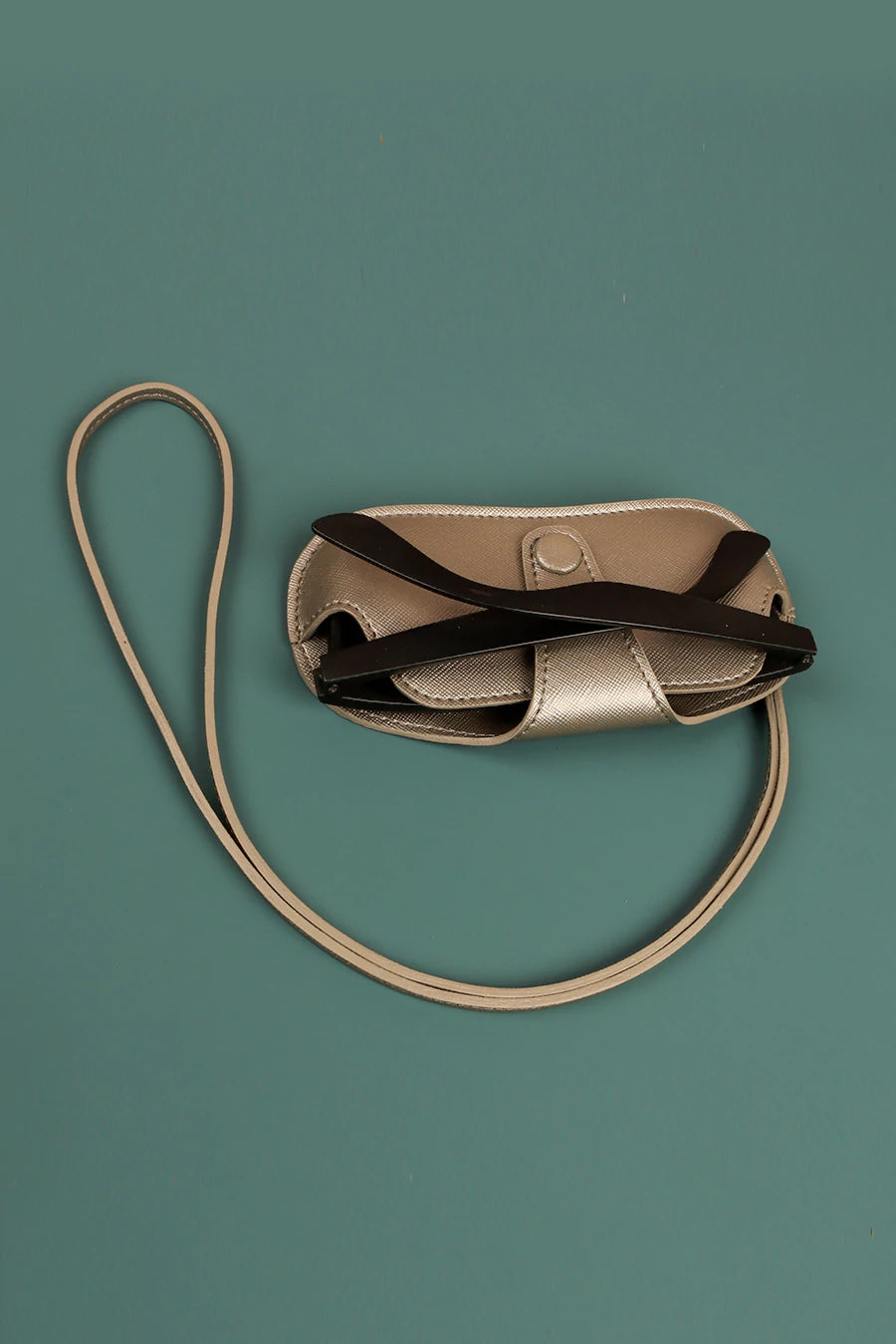 Vegan sunglass cover/case with sling silver L2