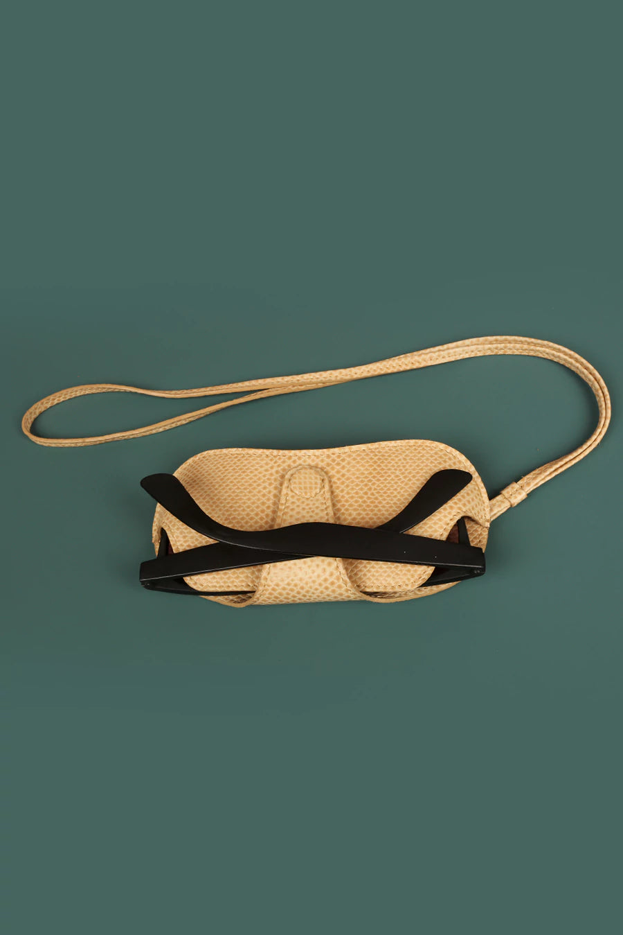 Vegan sunglass cover/case with sling porcelain L1