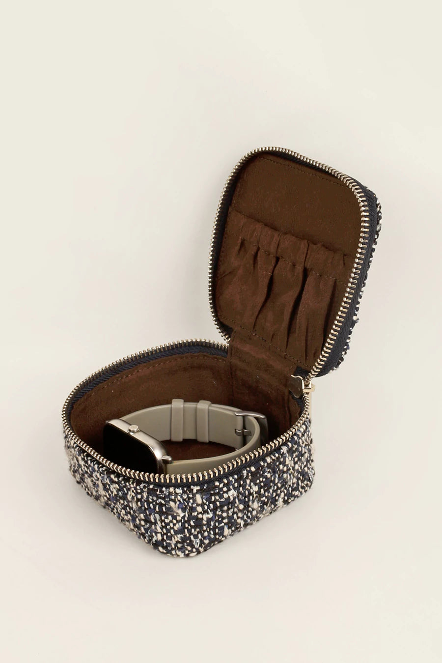 Handloom Jewellery / Watch Case Horizon Blue Lifestyle