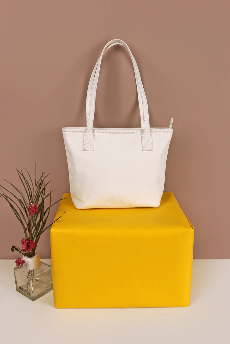 Vegan mini women tote bag milky L1