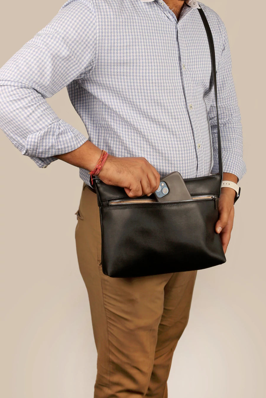 Arthur Men Vegan Leather Sling Bag Vanta Black M4