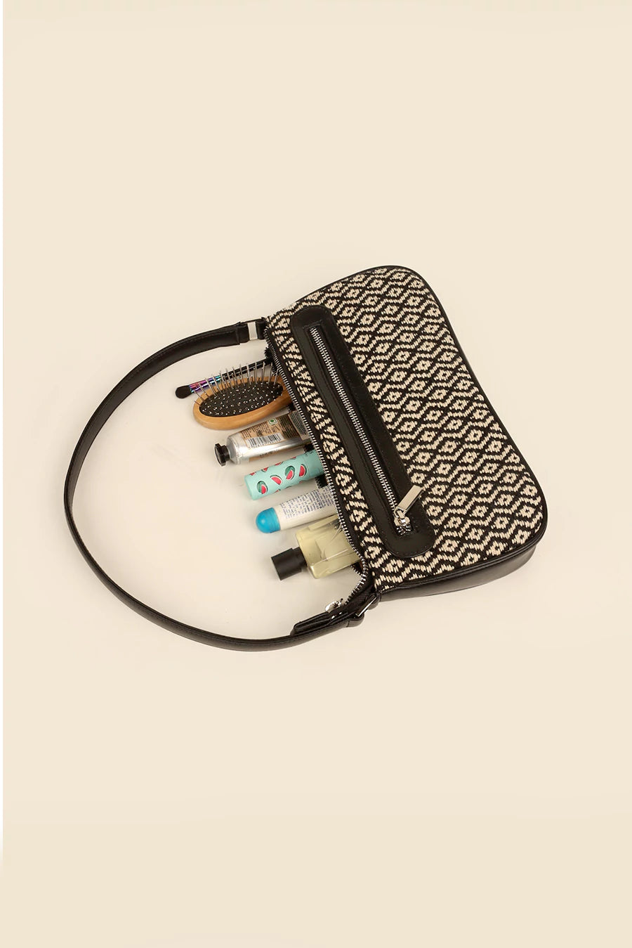 Emily Handloom Shoulder Bag Plaster Lifestyle 