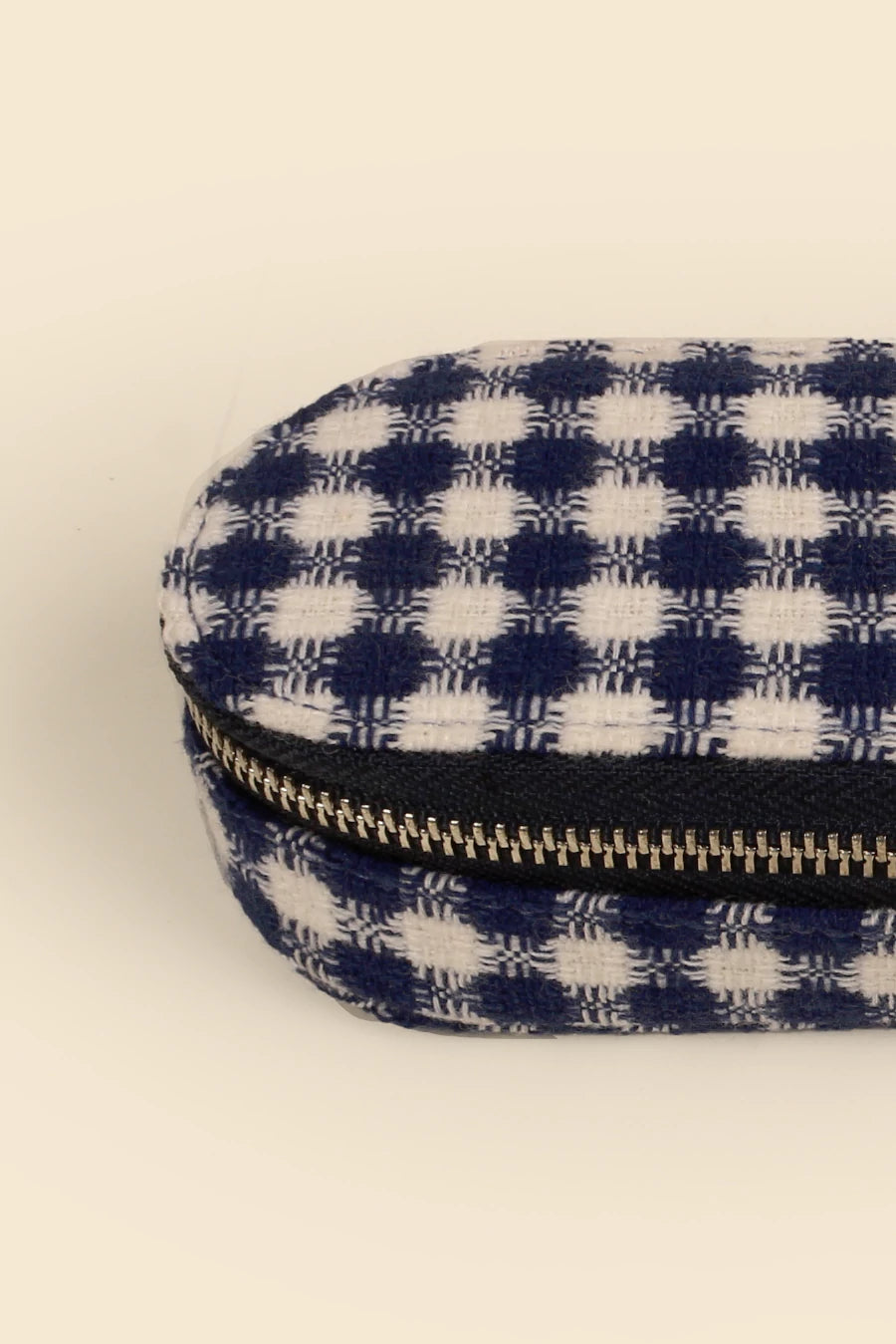 Handloom Eyewear Case Checkered Close