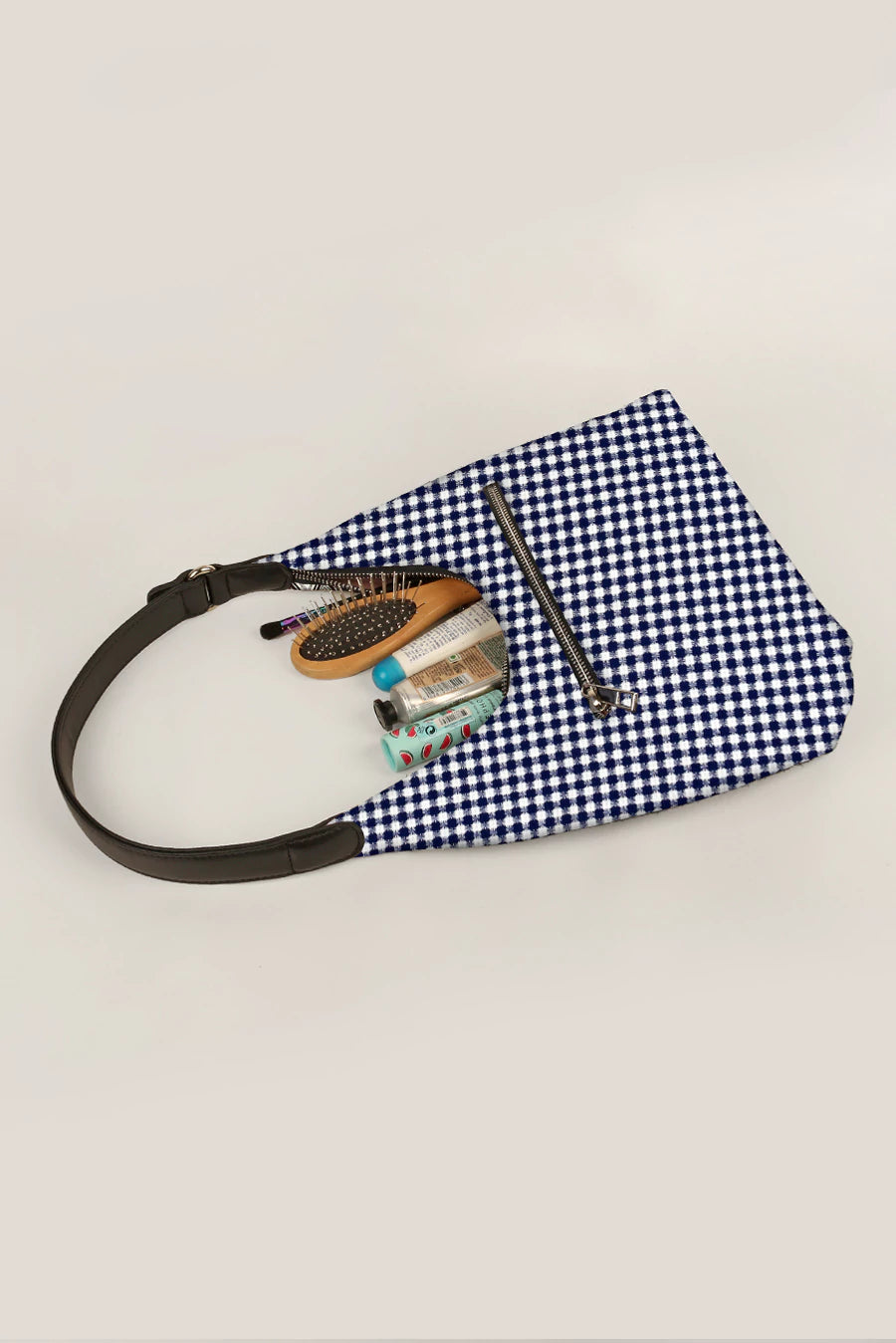 Katie Medium Shoulder Bag Handloom Checkered Lifestyle