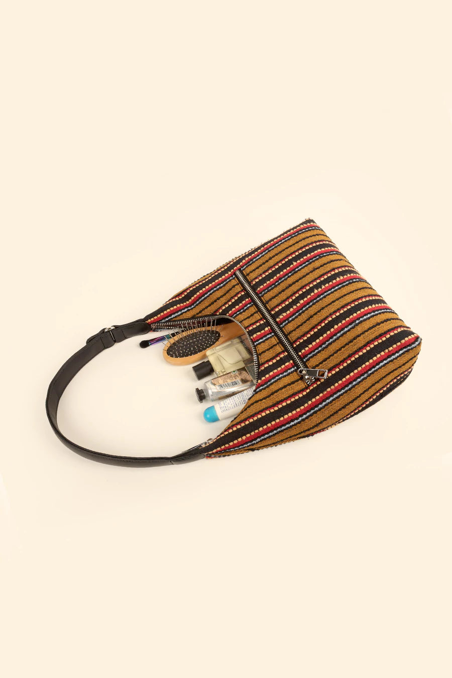 Katie Medium Shoulder Bag Handloom Lilac Lifestyle