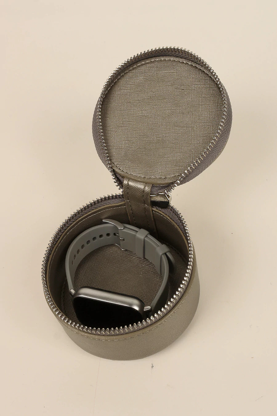 Rogate Medium Vegan Watch Case Shinny Silver Open