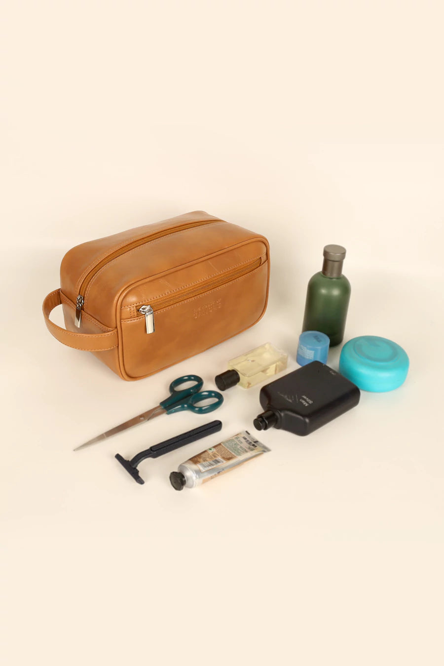 Hurst Vegan Leather Men Toiletry Bag Caramel Lifestyle