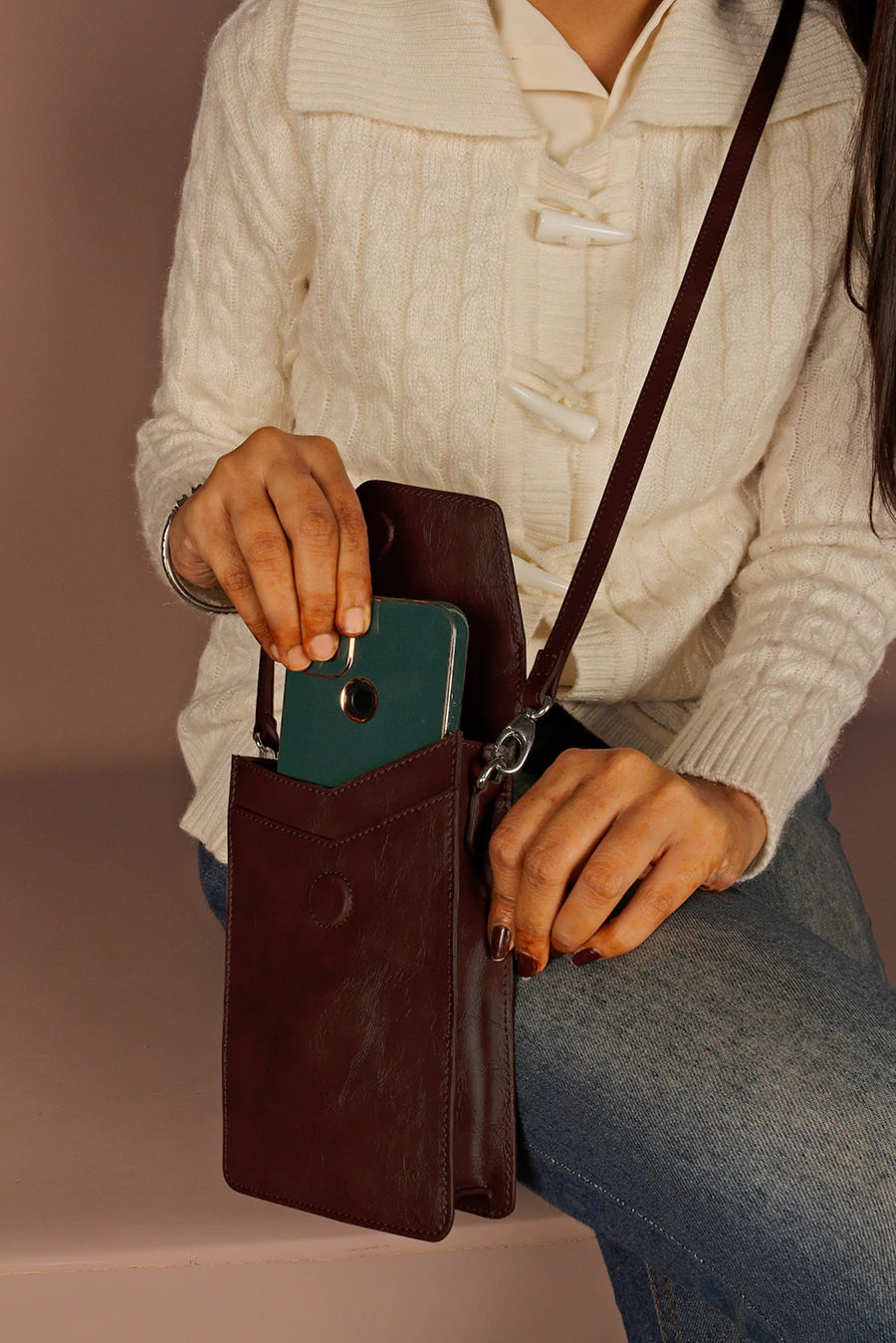 Walker Mobile Pouch Vegan Leather