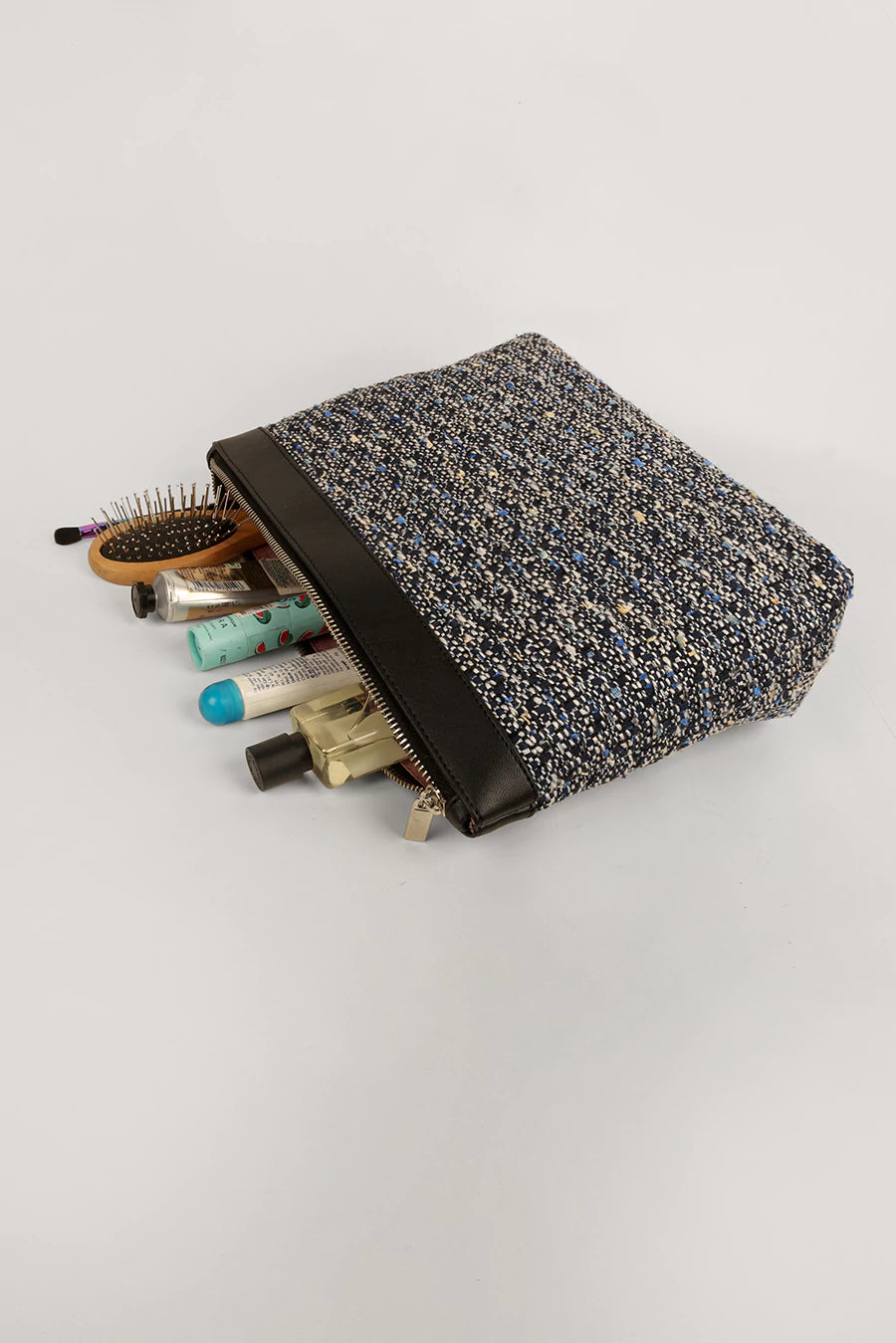 Slindon Medium Handloom Toiletry Pouch Horizon Blue Lifestyle 