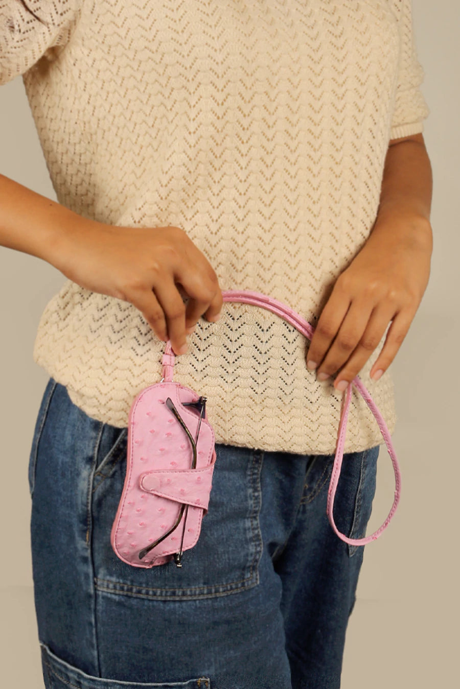 Jace Sling Sunglass Case Ostrich Pink Model 2