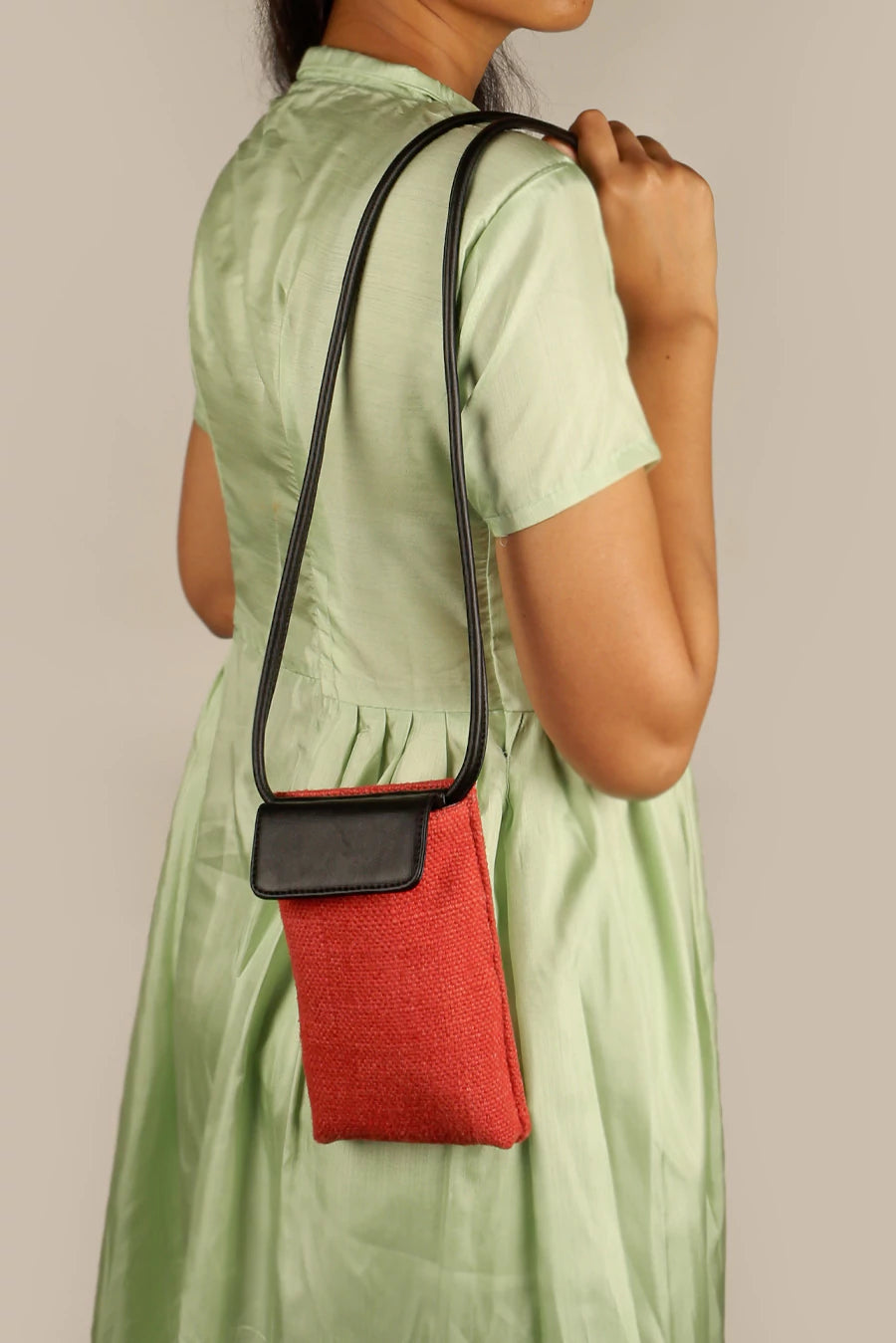 Grace Soft Jute Mobile Sling Tomato Model1