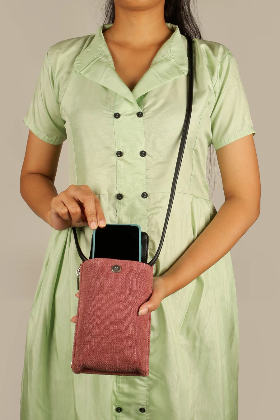 Soft Jute Mobile Sling Grace-Sangria Model 2