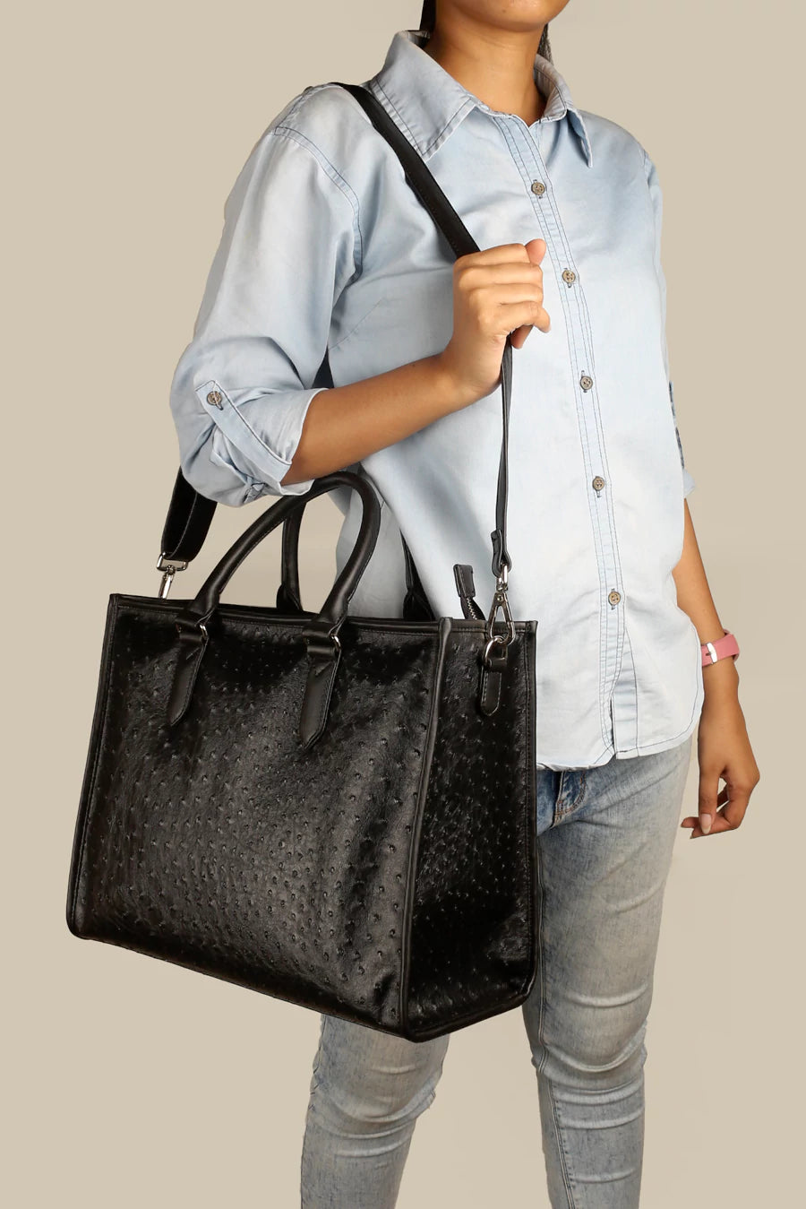 Charlotte Women Tote Bag Vegan Leather Ostrich Black Model 2
