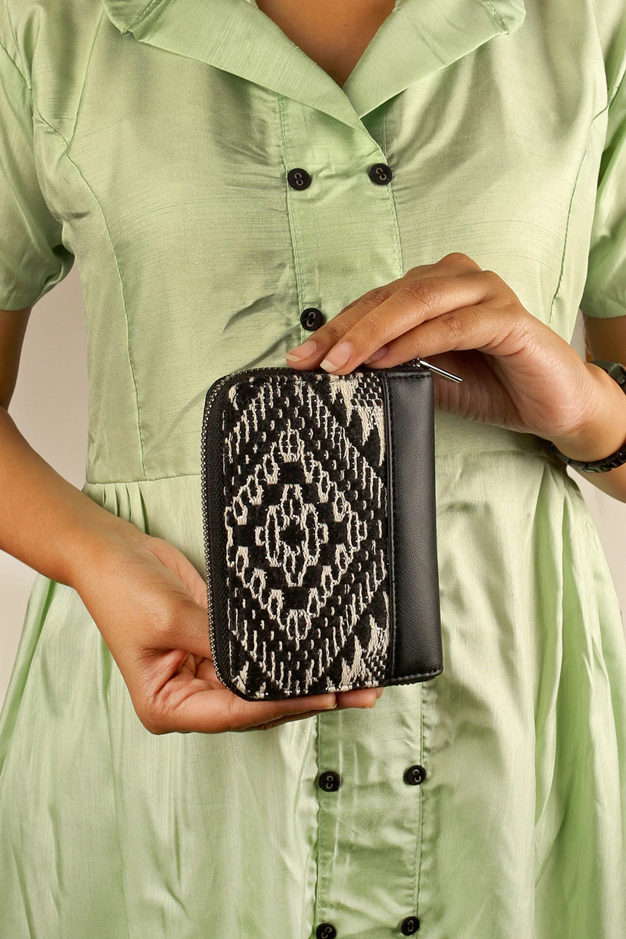 Alexandra Women Handloom Wallet Nero Model 3