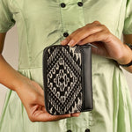 Alexandra Women Handloom Wallet Nero Model 3