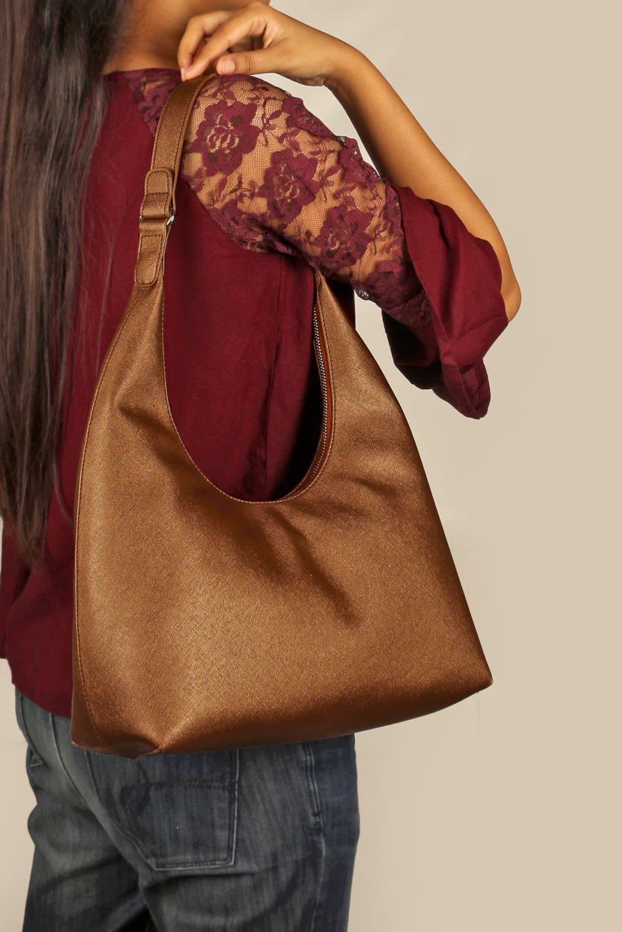 Katie Medium Vegan Leather Shoulder Bag Metallic Dark Gold Model 3