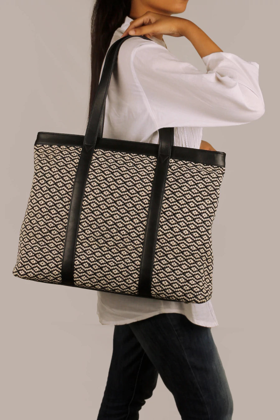 Women Office Tote Bag Handloom Plaster Model1
