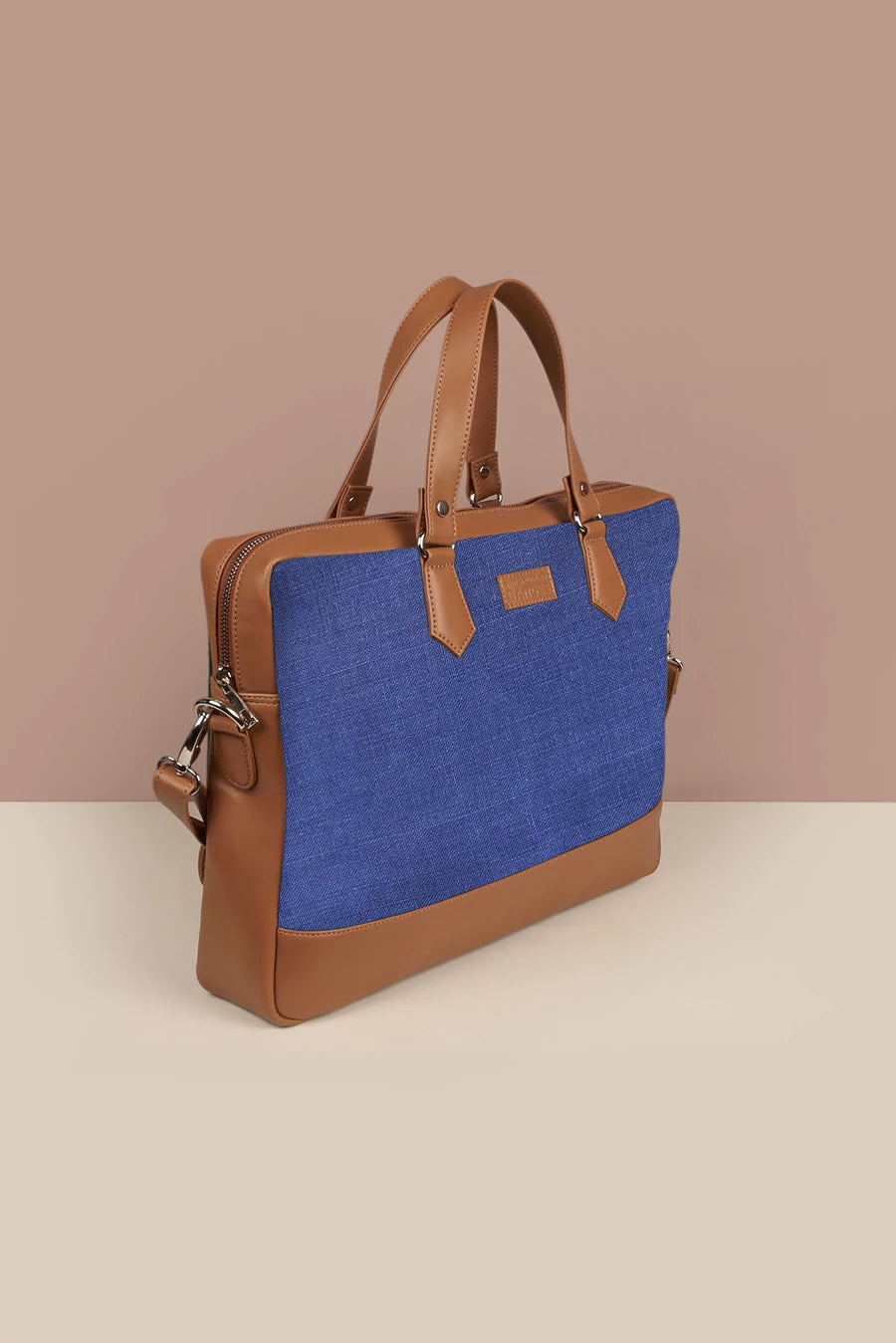 Oriflame royal top travelling bag