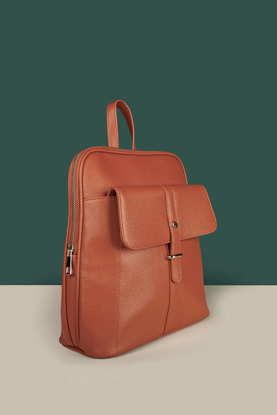 Doric Vegan Everyday Backpack women Cognac Tilt