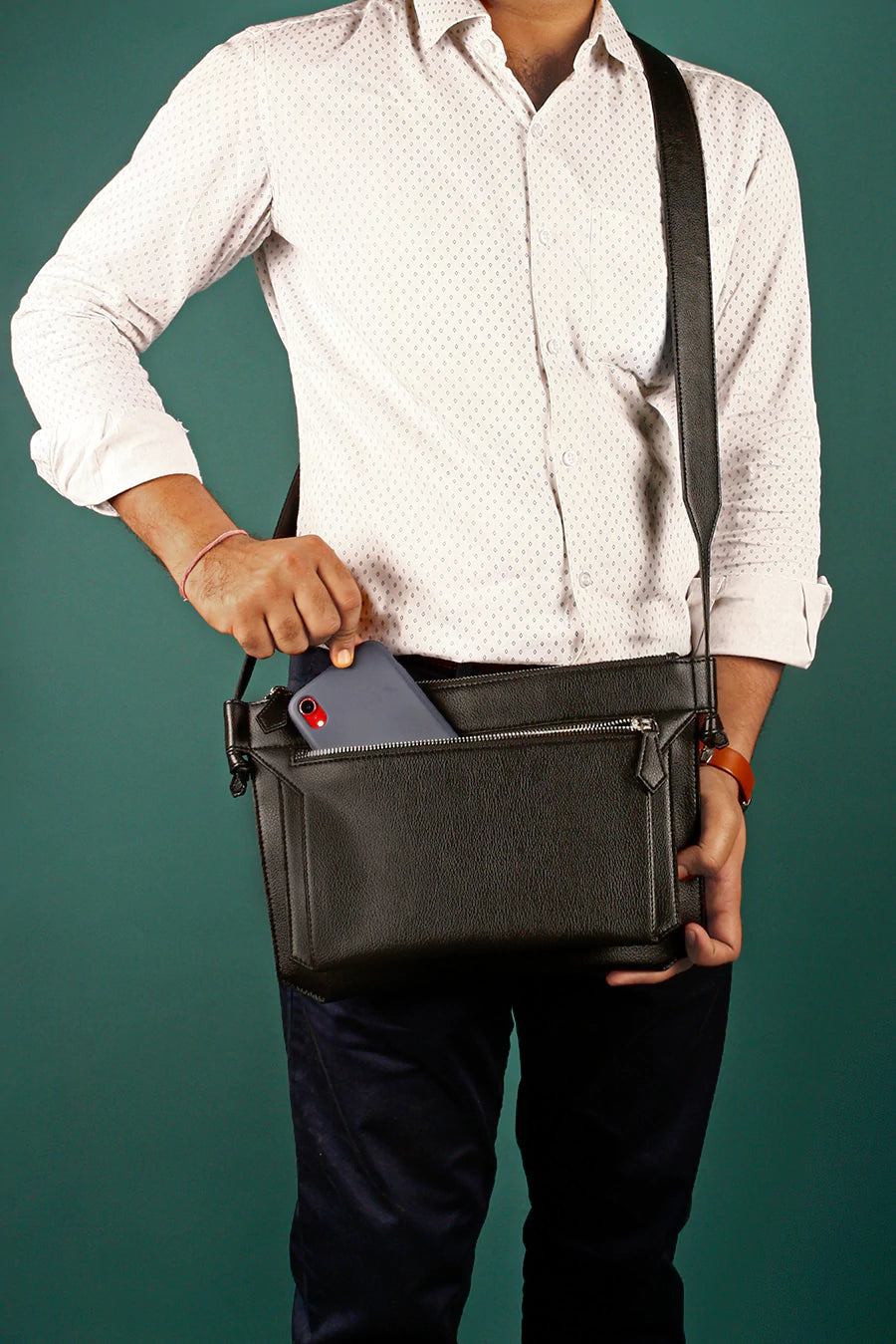 eddy vegan men side bag black M2
